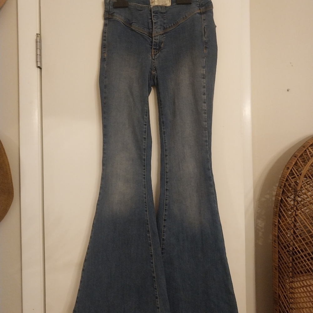 Free people low rise bell bottom flare jeans size 25